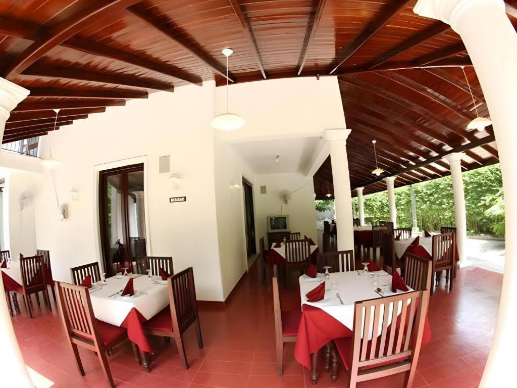 The Mgs Hotel Elpitiya  Buitenkant foto
