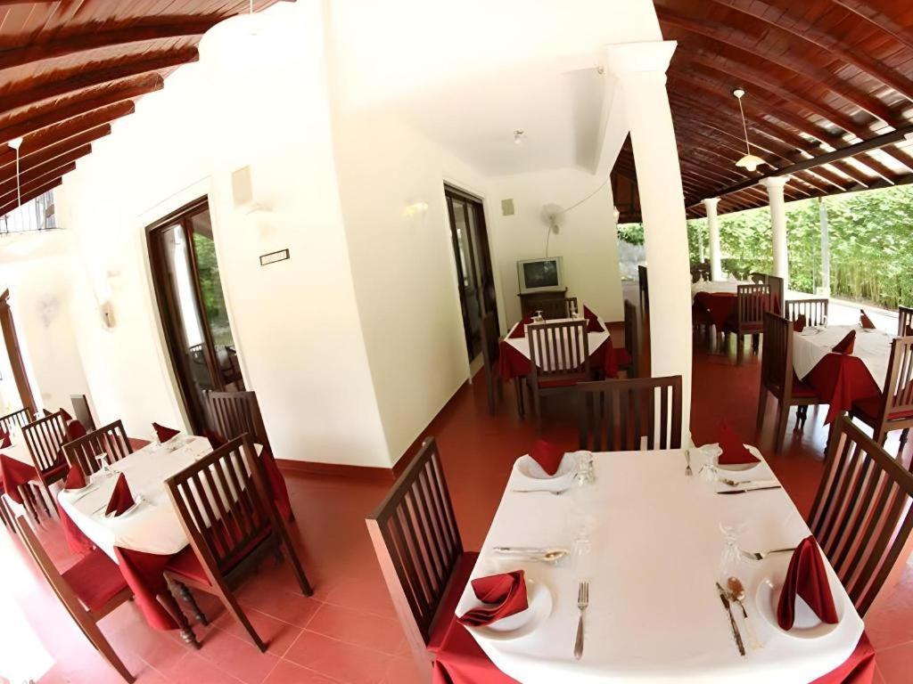 The Mgs Hotel Elpitiya  Buitenkant foto