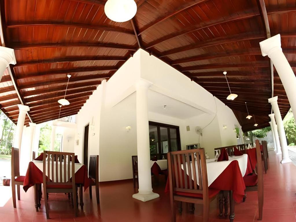 The Mgs Hotel Elpitiya  Buitenkant foto